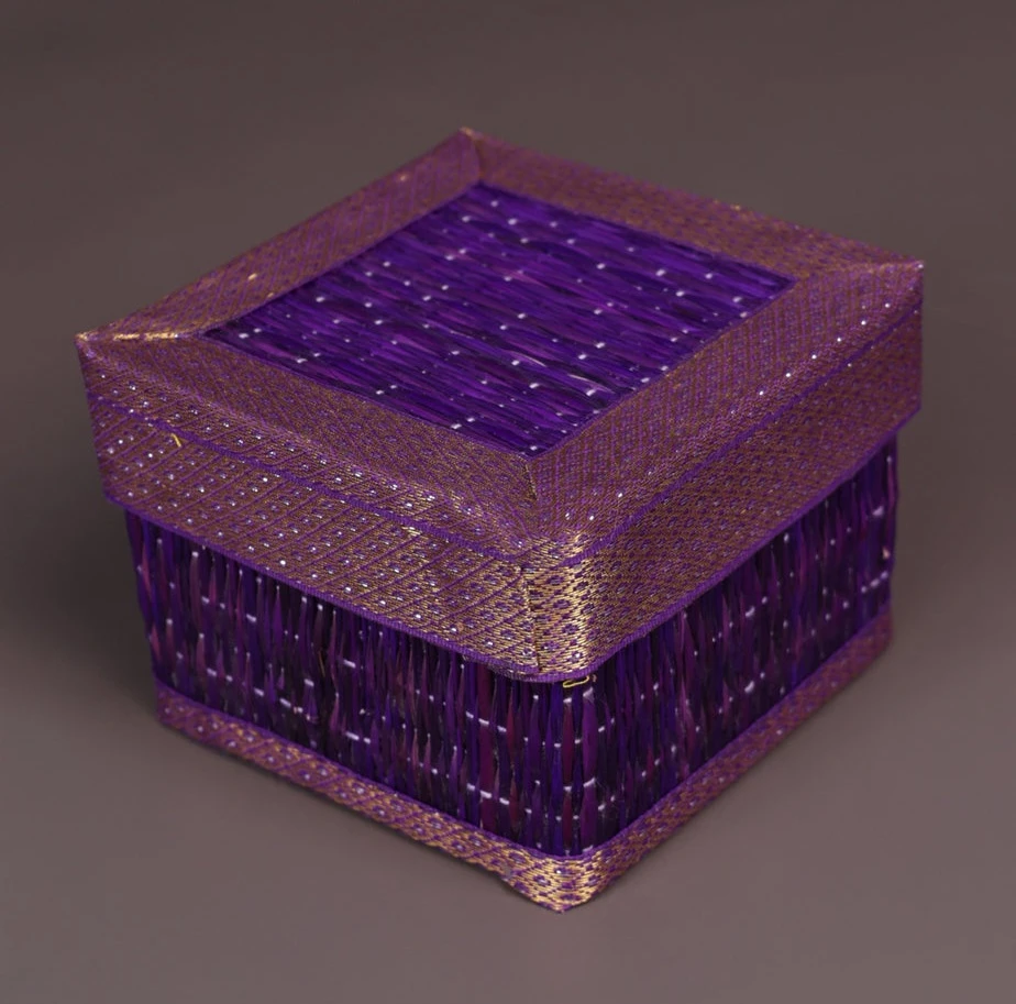 Square Korai Box With Zari Borders - 5